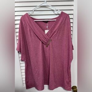 NWT 18-20 (2X) BloomChic short sleeved top with buttons.